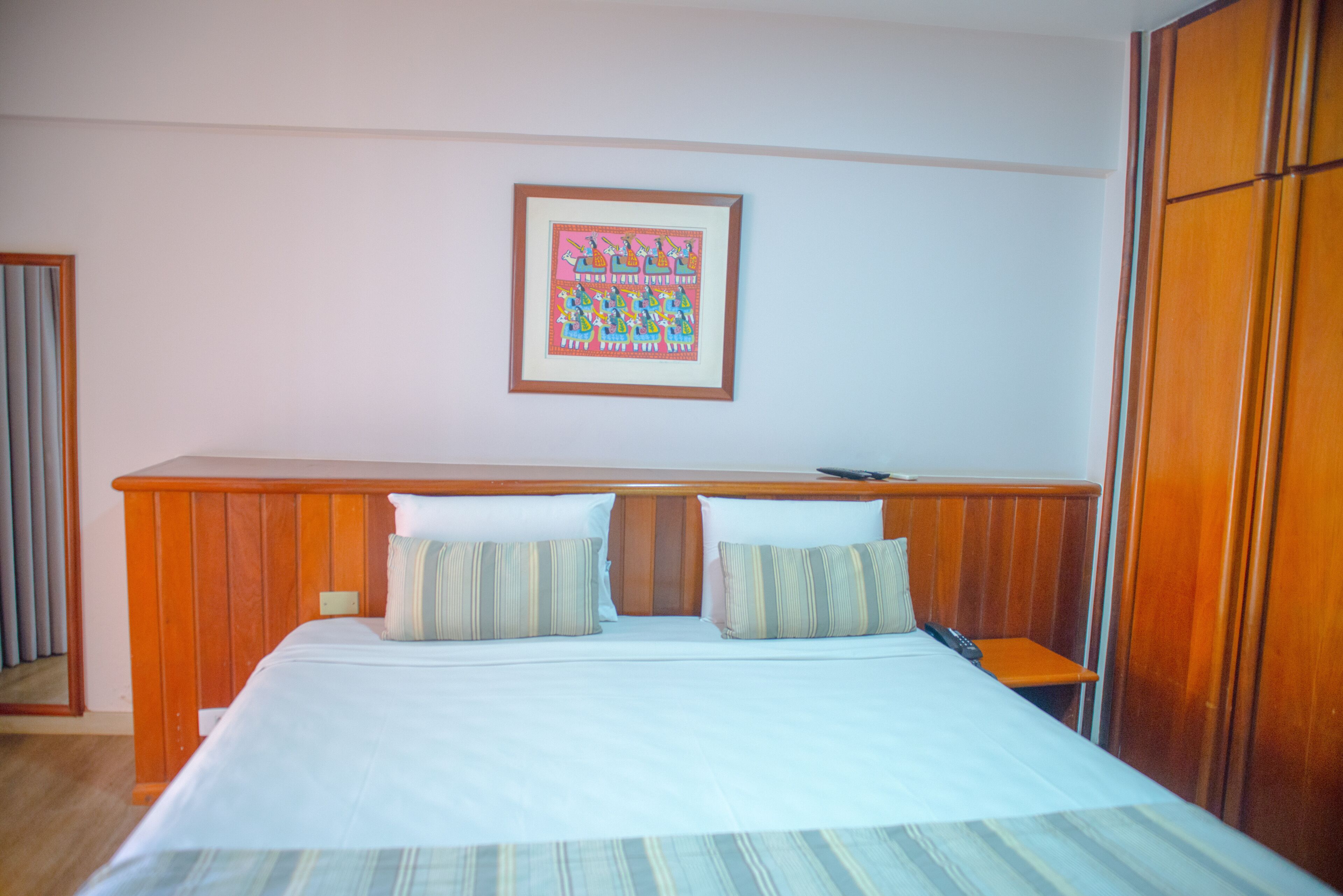 1 habitación, minibar y caja de seguridad en la habitación 