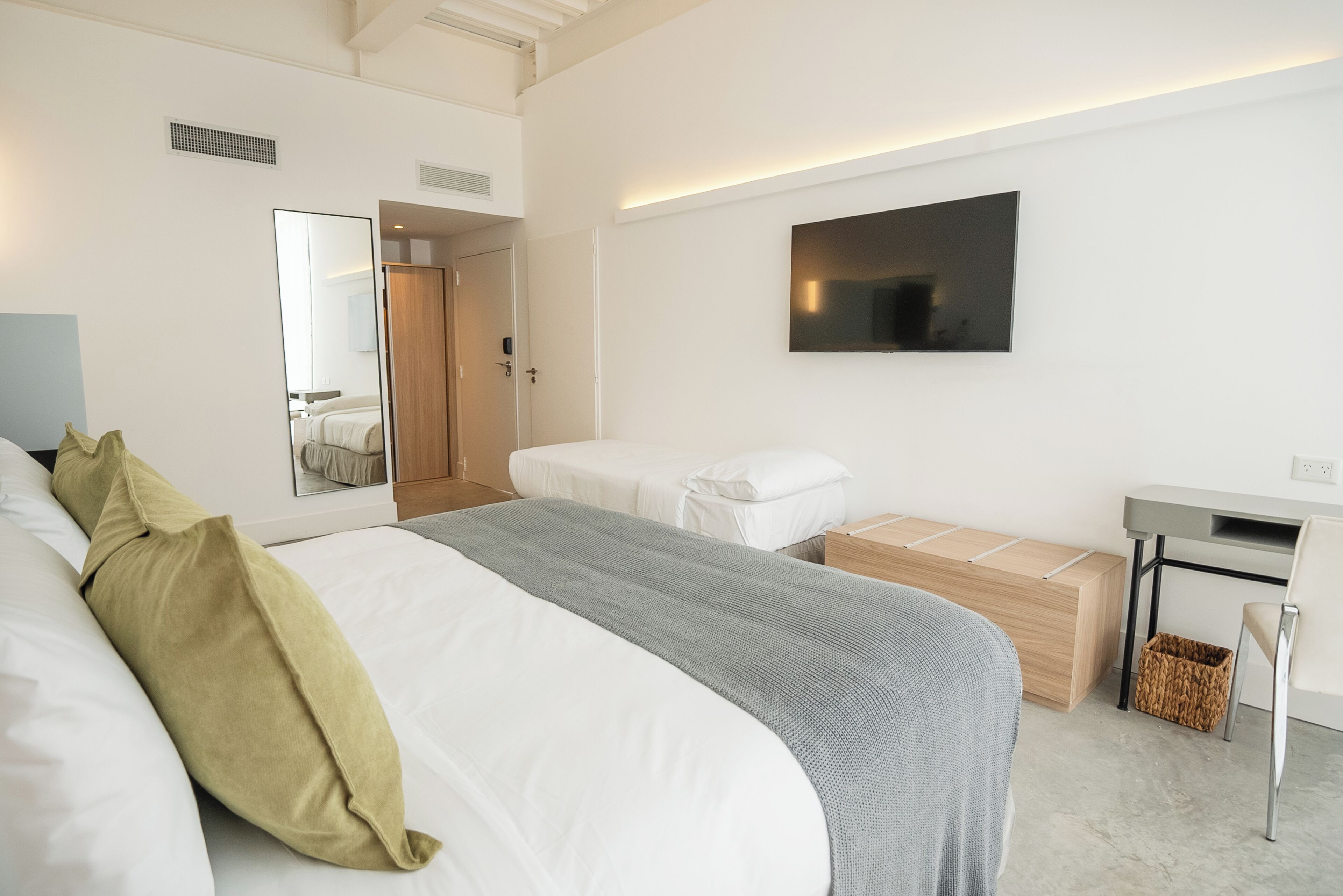 Senior Room | Premium bedding, down comforters, pillowtop beds, minibar