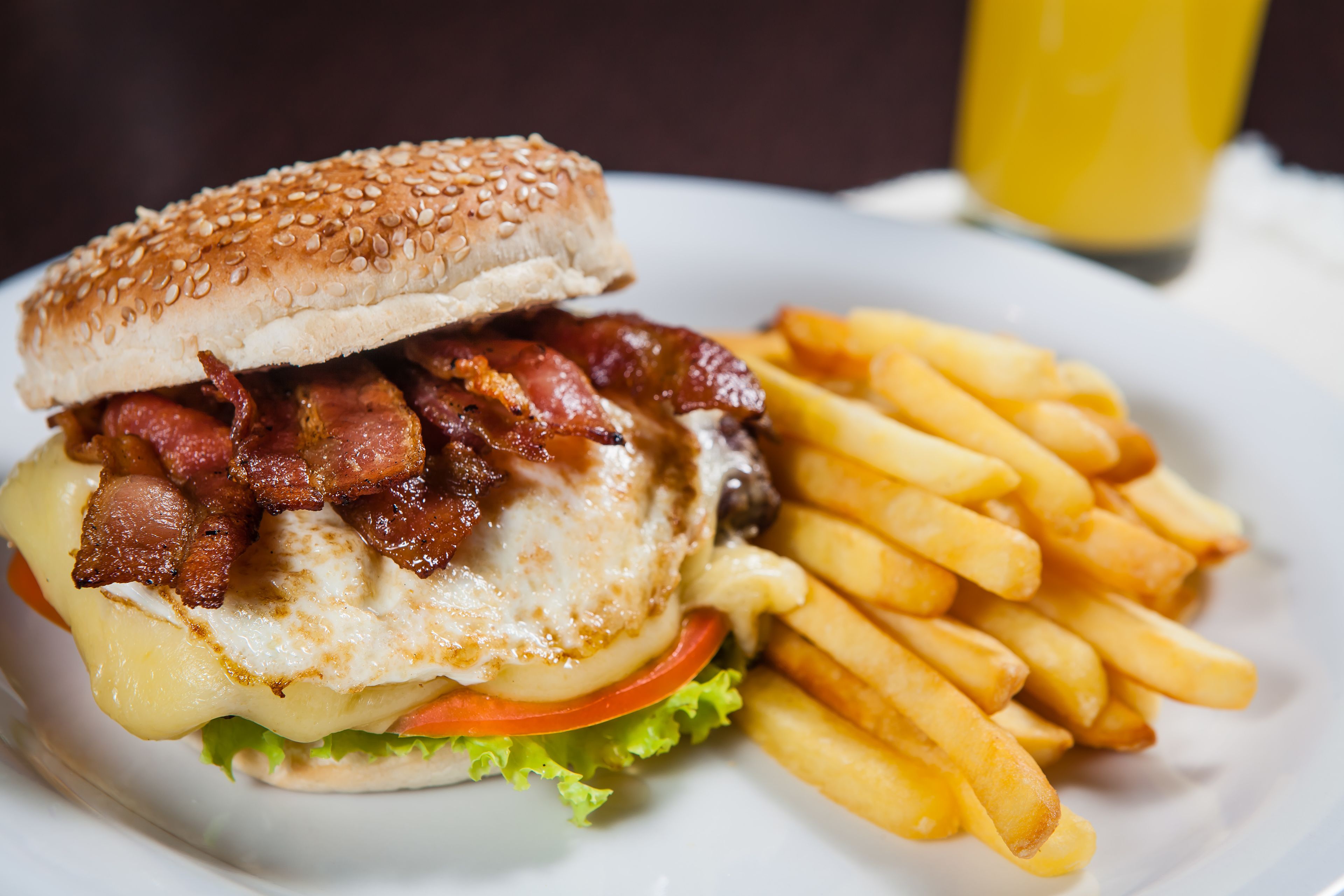 breakfast, lunch, dinner served; international cuisine