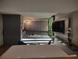 Suíte sênior | 1 quarto, frigobar, cofres nos quartos, escrivaninha