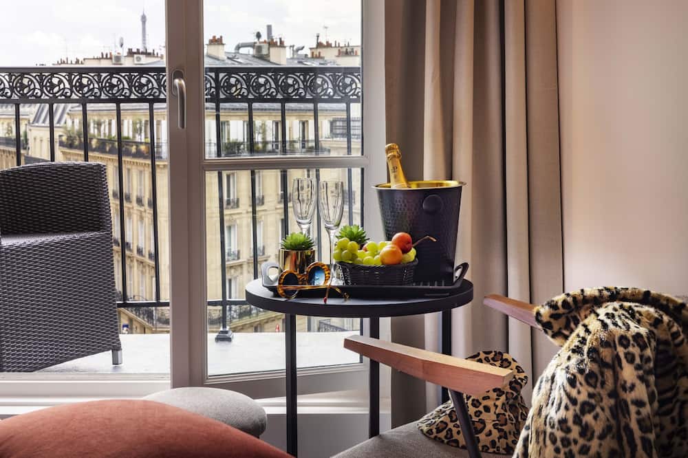 Le 12 Hotel