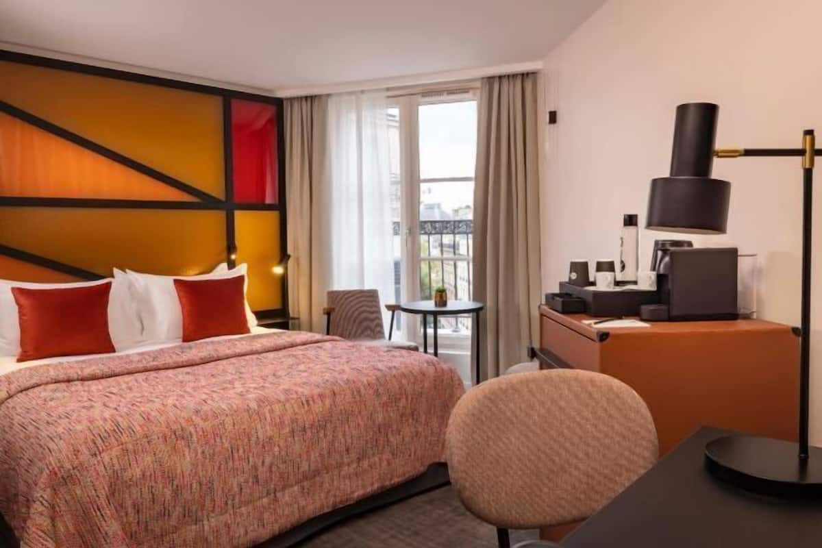 Premium bedding, in-room safe, individually furnished, blackout drapes