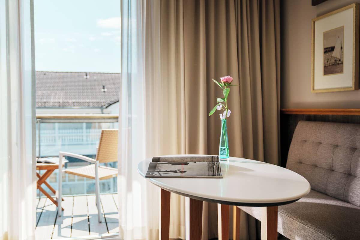 standard double room | living area | 32-inch lcd tv with cable channels