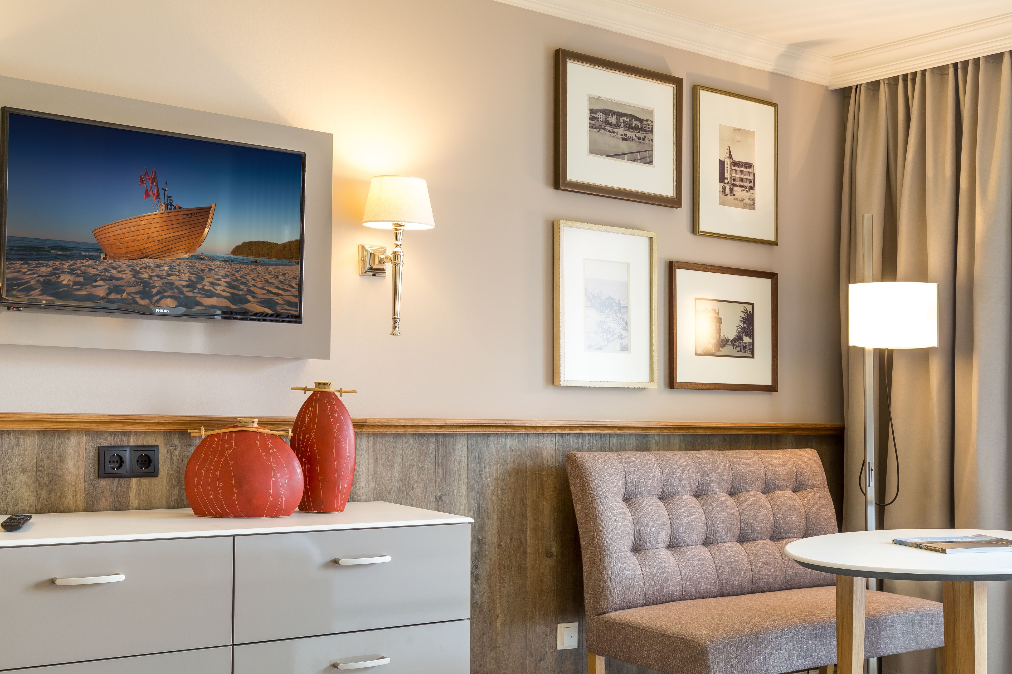 comfort double room | living area | 32-inch lcd tv with cable channels