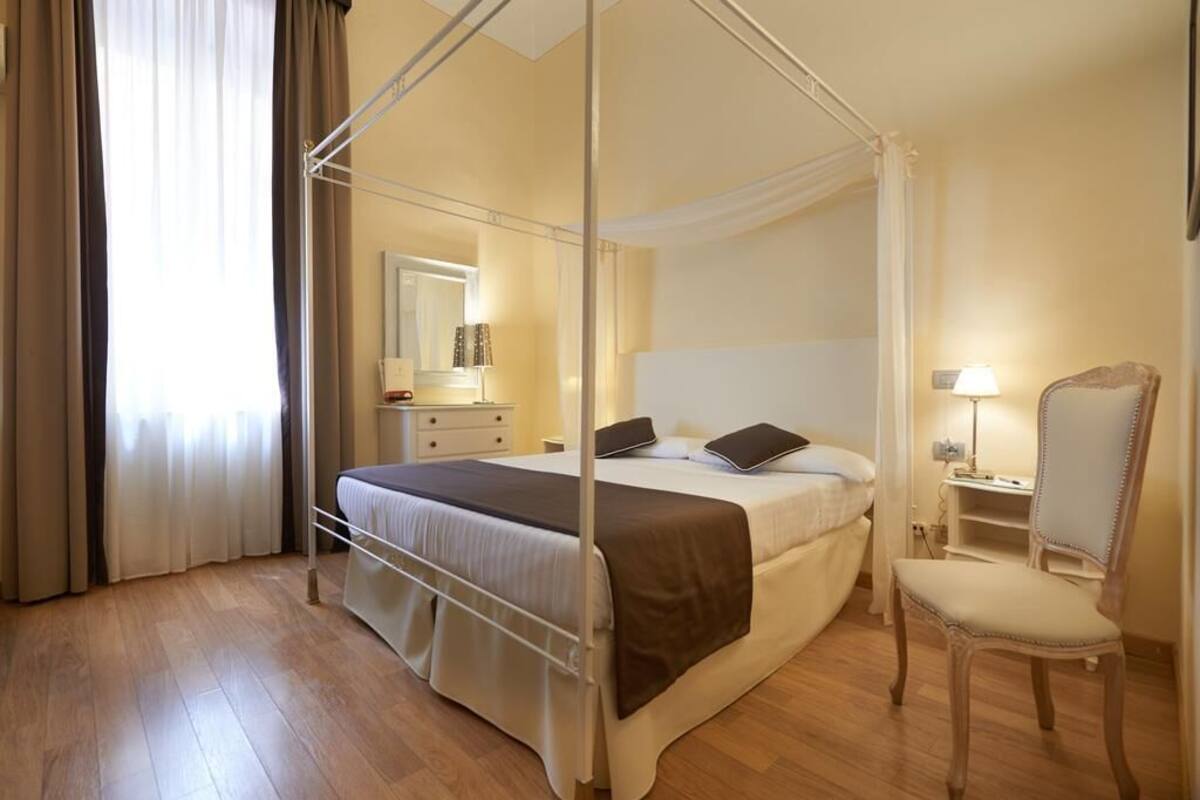 1 Schlafzimmer, hochwertige Bettwaren, Minibar, Zimmersafe