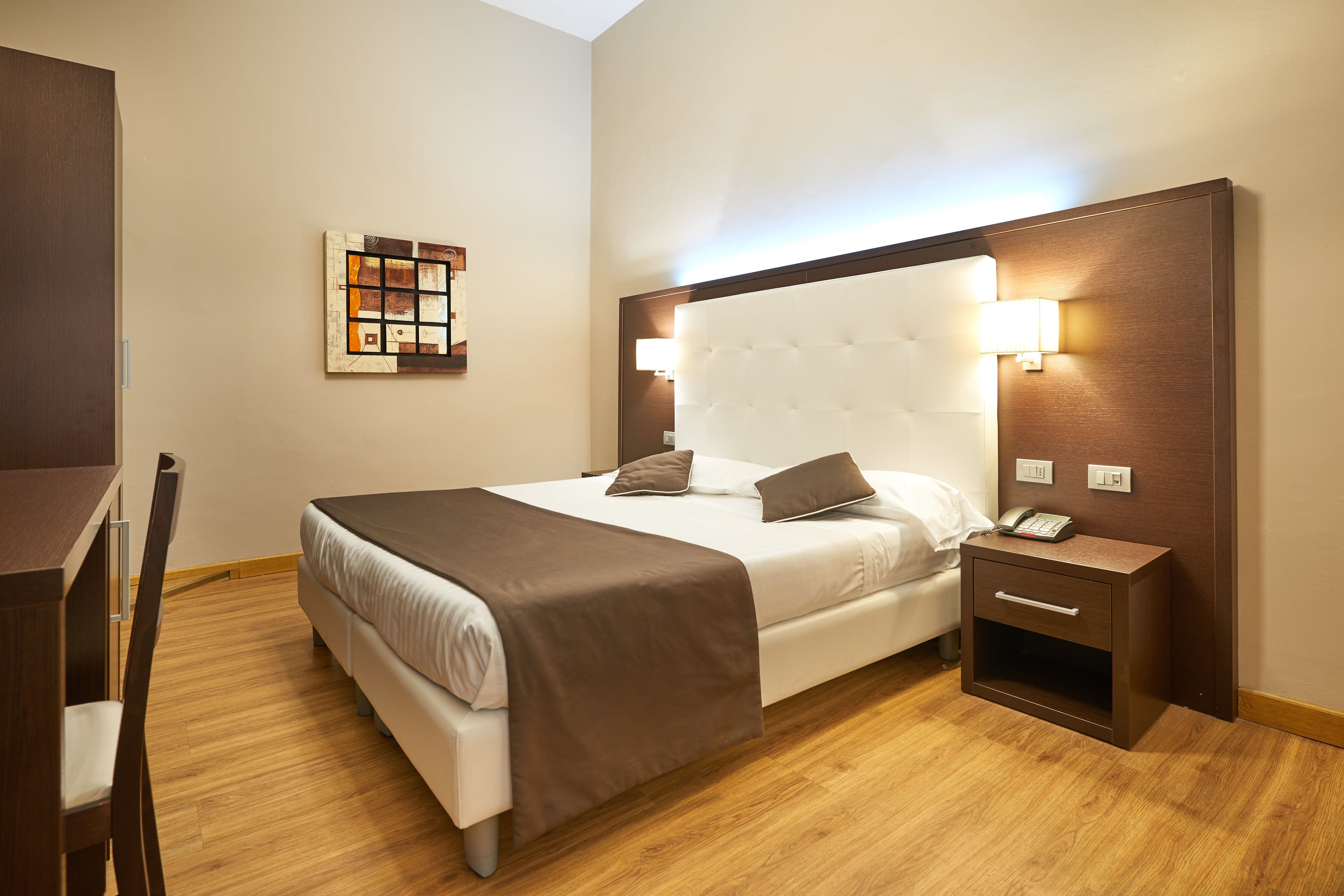 standard double or twin room | premium bedding, minibar, in-room safe, desk