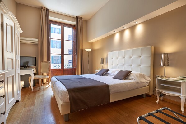 Standard Double or Twin Room | 1 bedroom, premium bedding, minibar, in-room safe - Hotel Cosimo De' Medici (Florence)