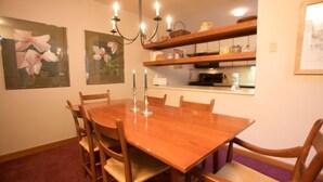In-room dining - Trail Creek Condominiums (Killington)