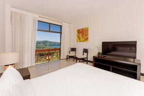 DeluxeOcean View Villa | Roupas de cama premium, cofres nos quartos, escrivaninha