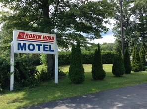 Exterior - Robin Hood Motel (Ballston Spa)
