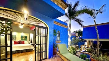 Junior Room, 1 King Bed, Refrigerator