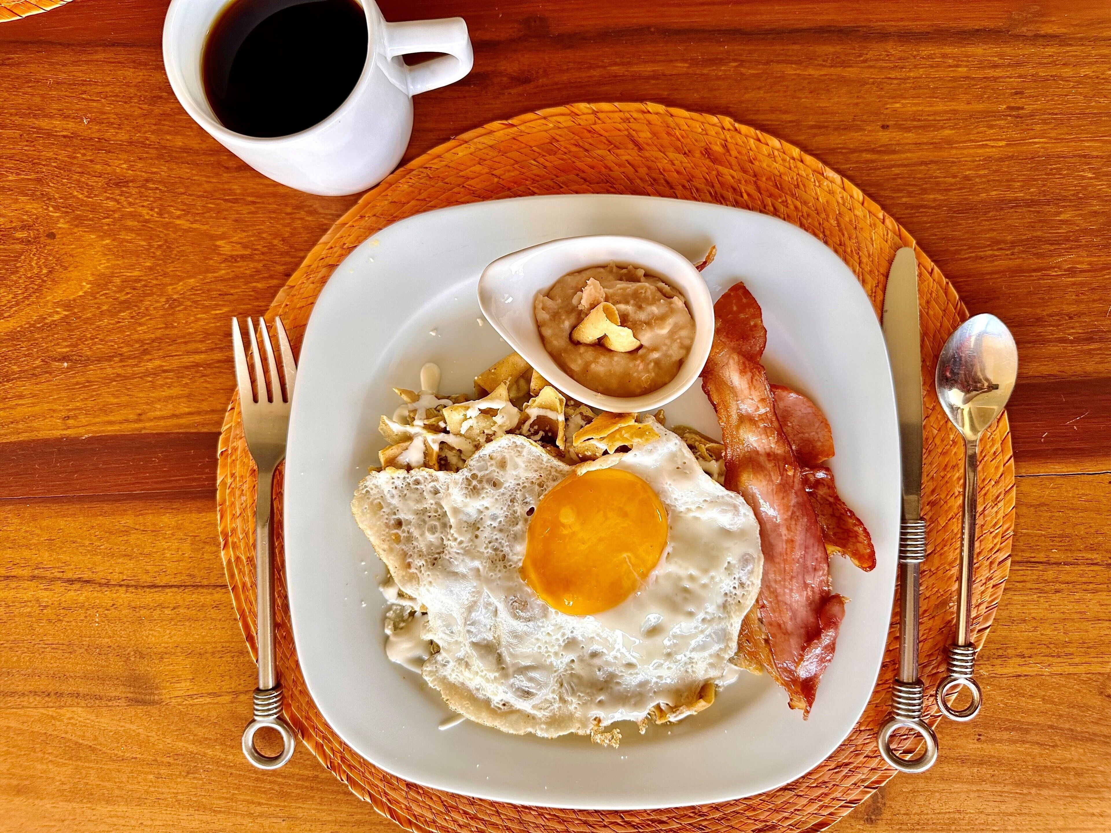 free daily cooked-to-order breakfast