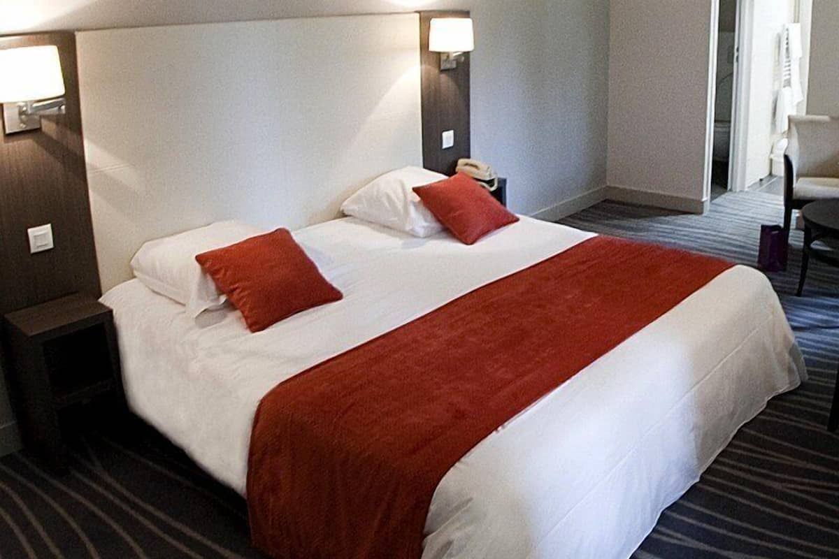 Frigobar, cofres nos quartos, Wi-Fi de cortesia, roupa de cama