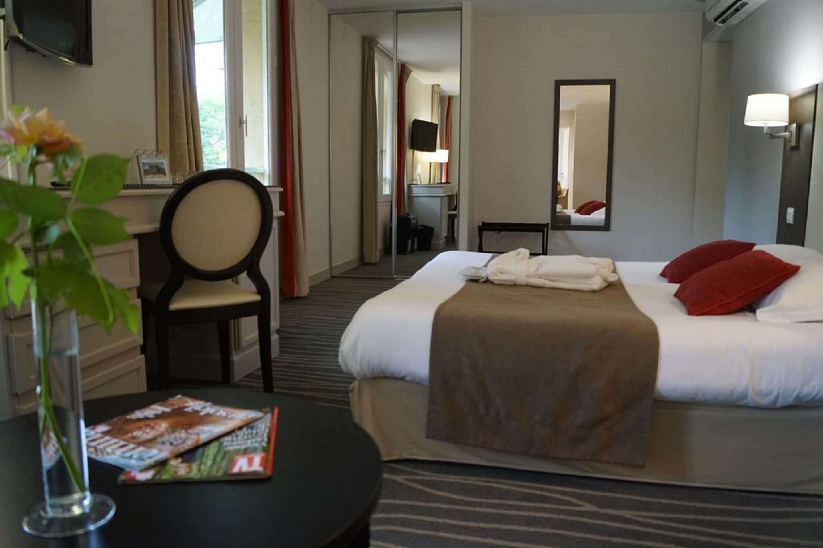 superior room | minibar, in-room safe, free wifi, bed sheets