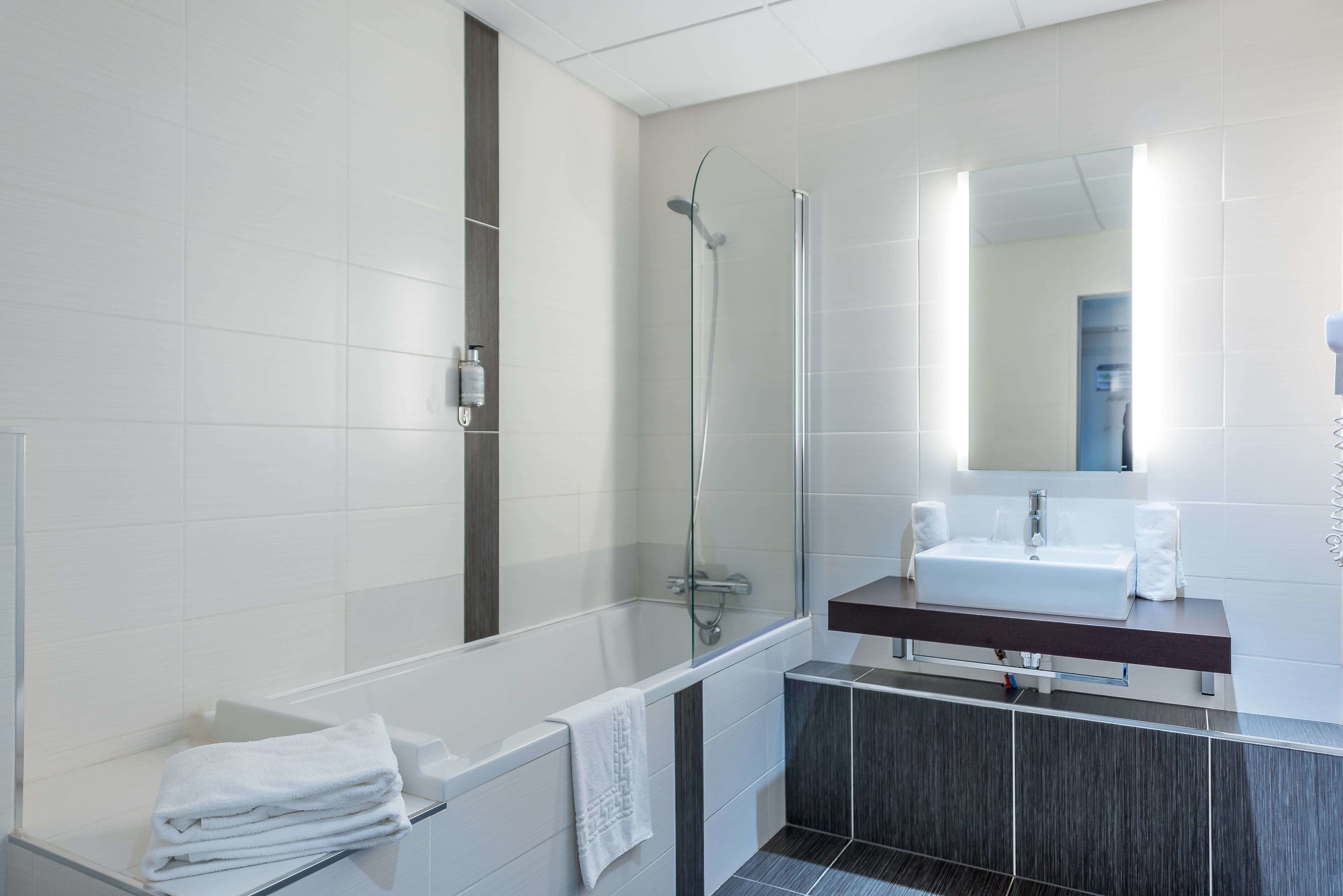 Badezimmer | Haartrockner, Handtücher