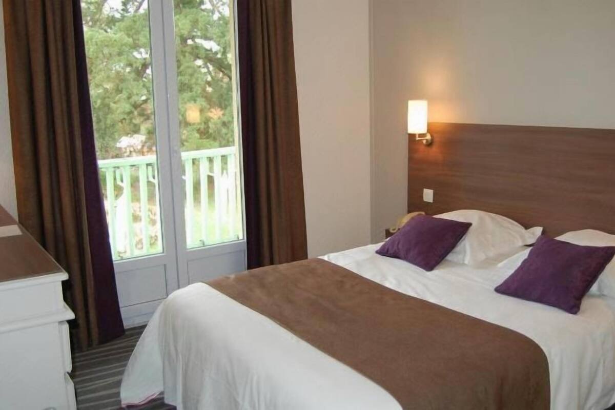 Minibar, in-room safe, free WiFi, bed sheets