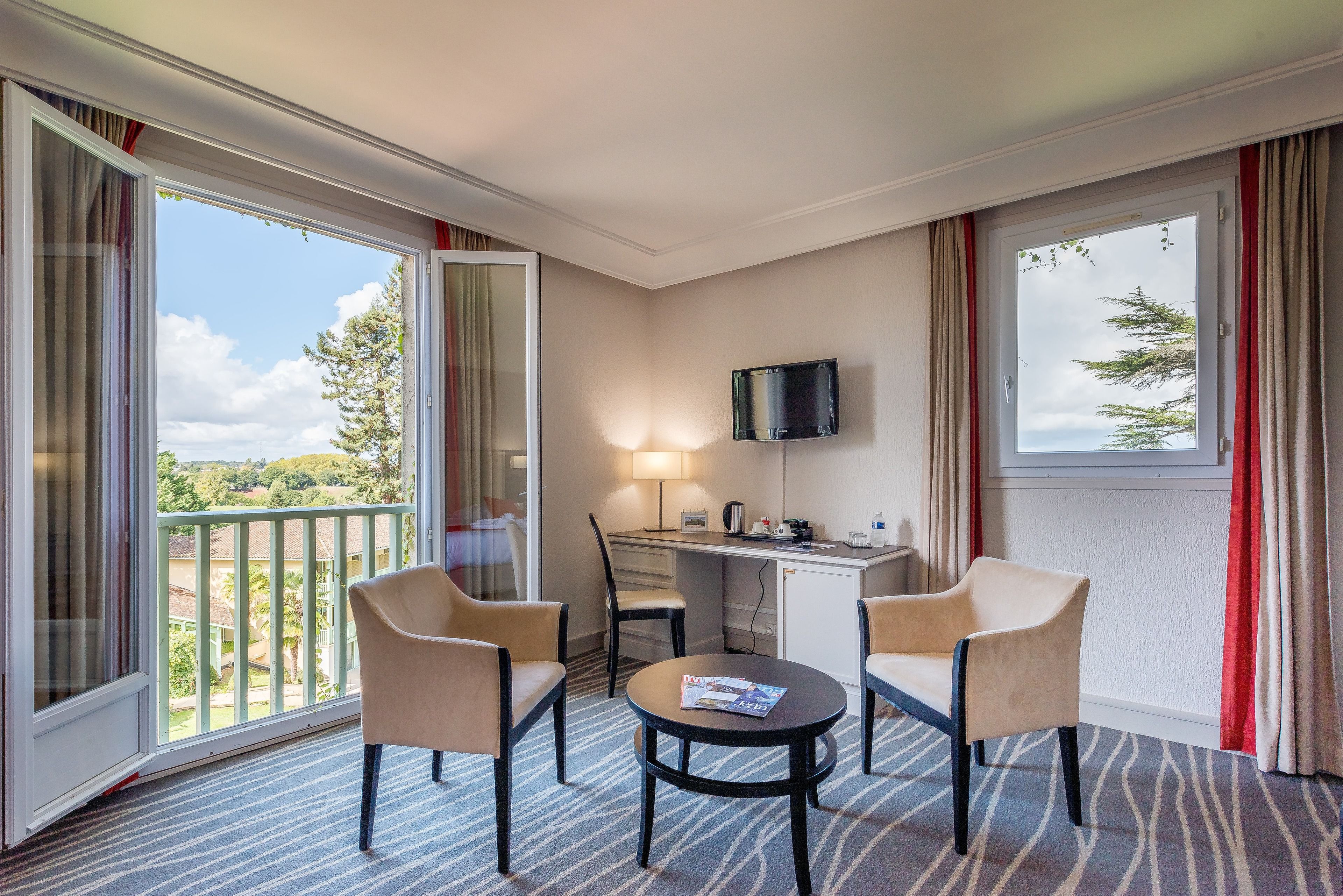 family suite, park view | minibar, in-room safe, free wifi, bed sheets