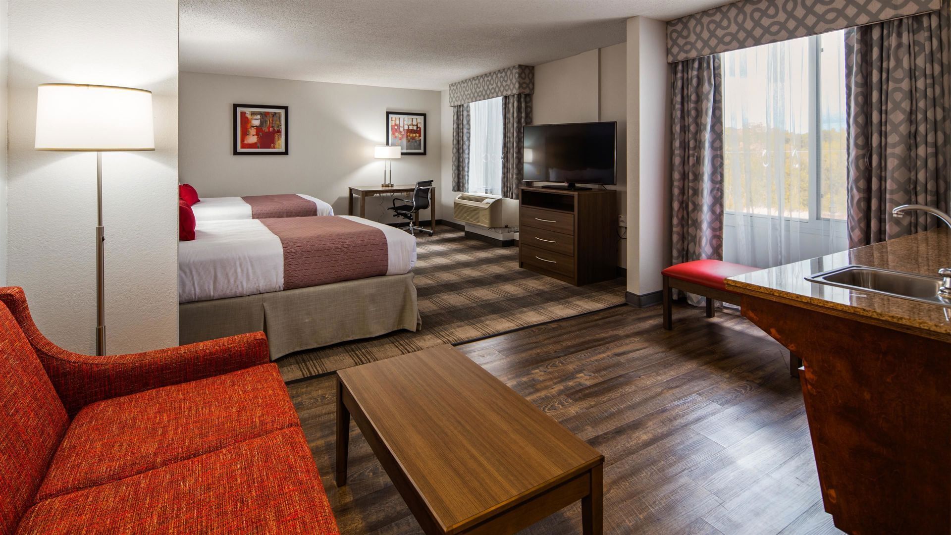 In-room safe, desk, iron/ironing board, free cots/infant beds