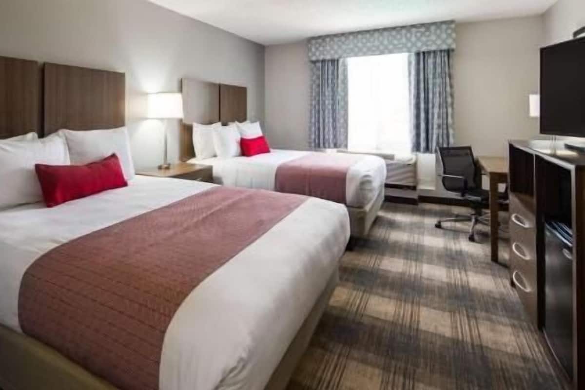 In-room safe, desk, iron/ironing board, free cribs/infant beds