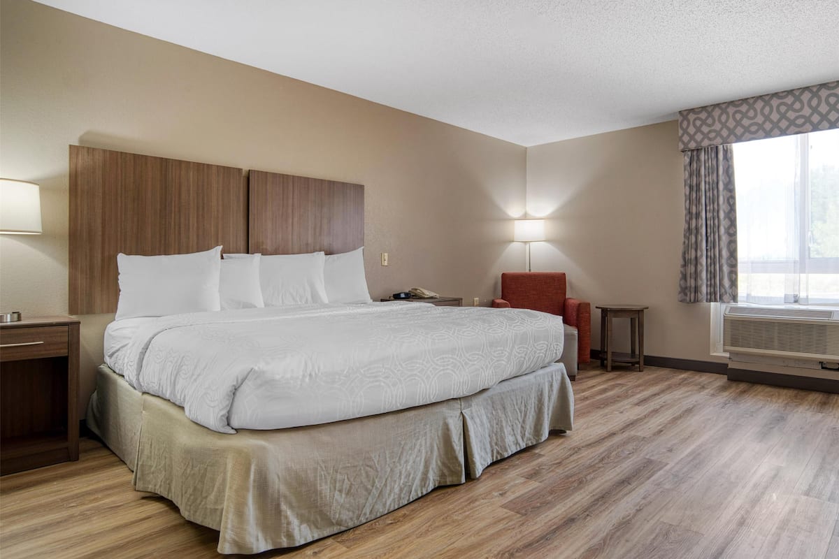 Standardzimmer, 1 King-Bett, barrierefrei, Badewanne
