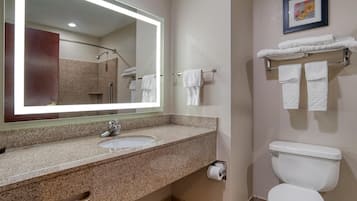 Combined shower/bathtub, hair dryer, towels
