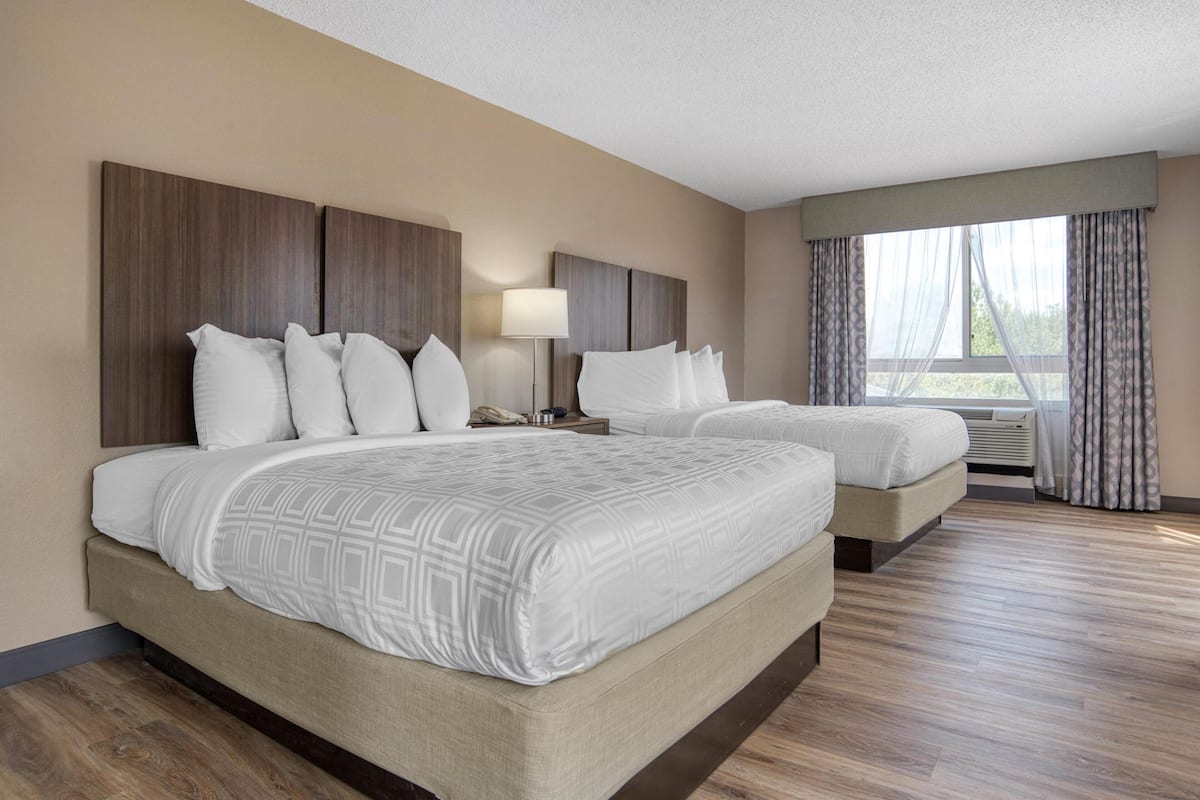 Suite, 2 Queen Beds, Non Smoking, Microwave