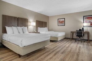 Suite, 2 Queen Beds, Accessible, Bathtub