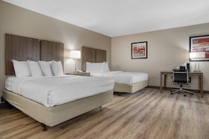 Suite, 2 Queen Beds, Accessible, Bathtub
