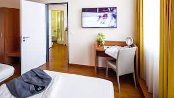 Apartment, 2 Doppelbetten, Kochnische | Allergikerbettwaren, Zimmersafe, Schreibtisch, Verdunkelungsvorhänge