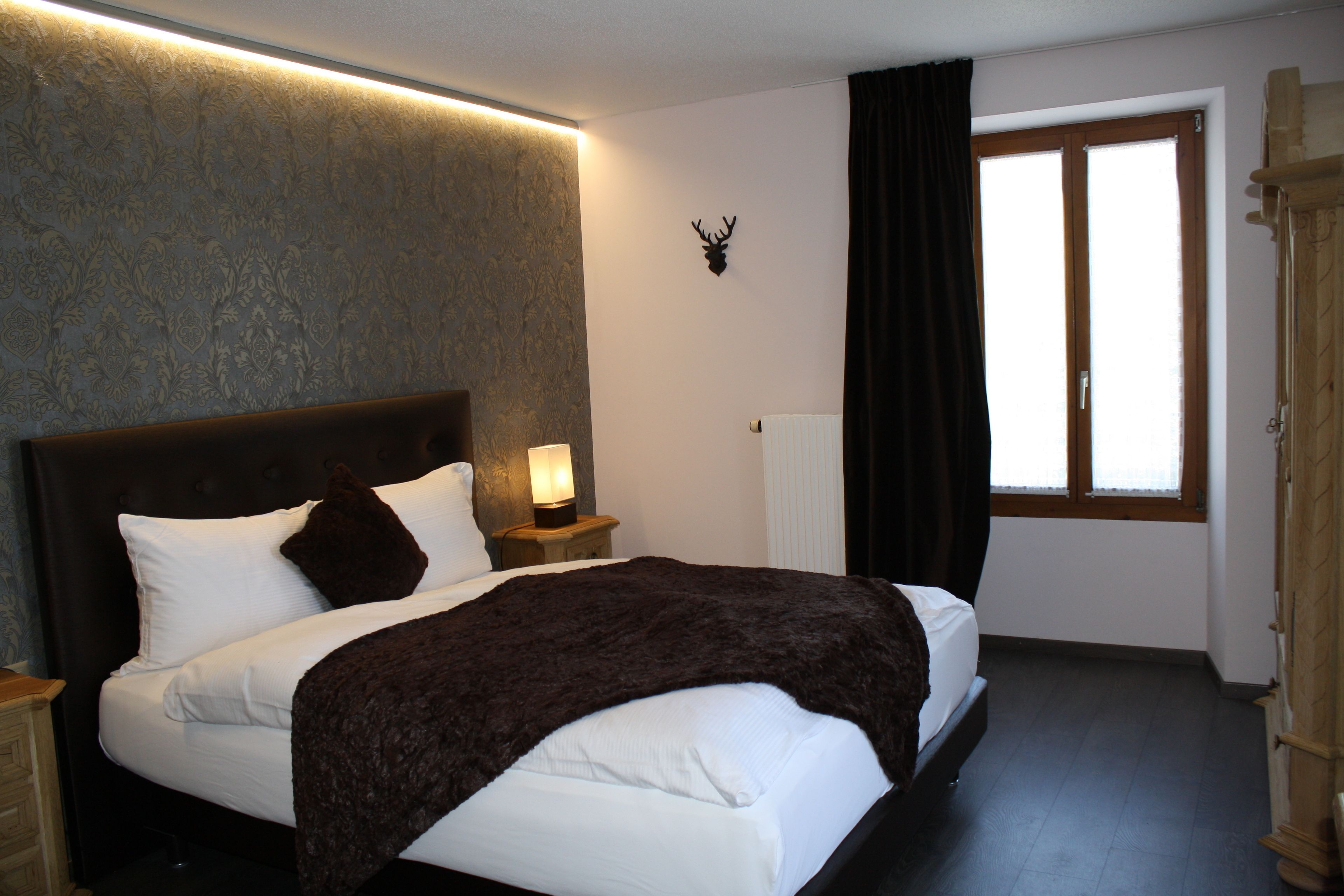 individually decorated, individually furnished, free cots/infant beds