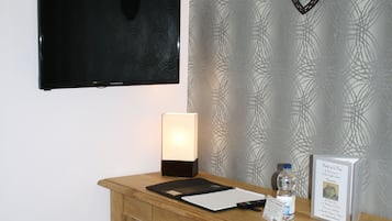 Individually decorated, individually furnished, free cribs/infant beds