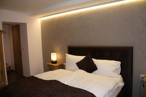 Decoración personalizada, muebles diferentes y cunas gratuitas 