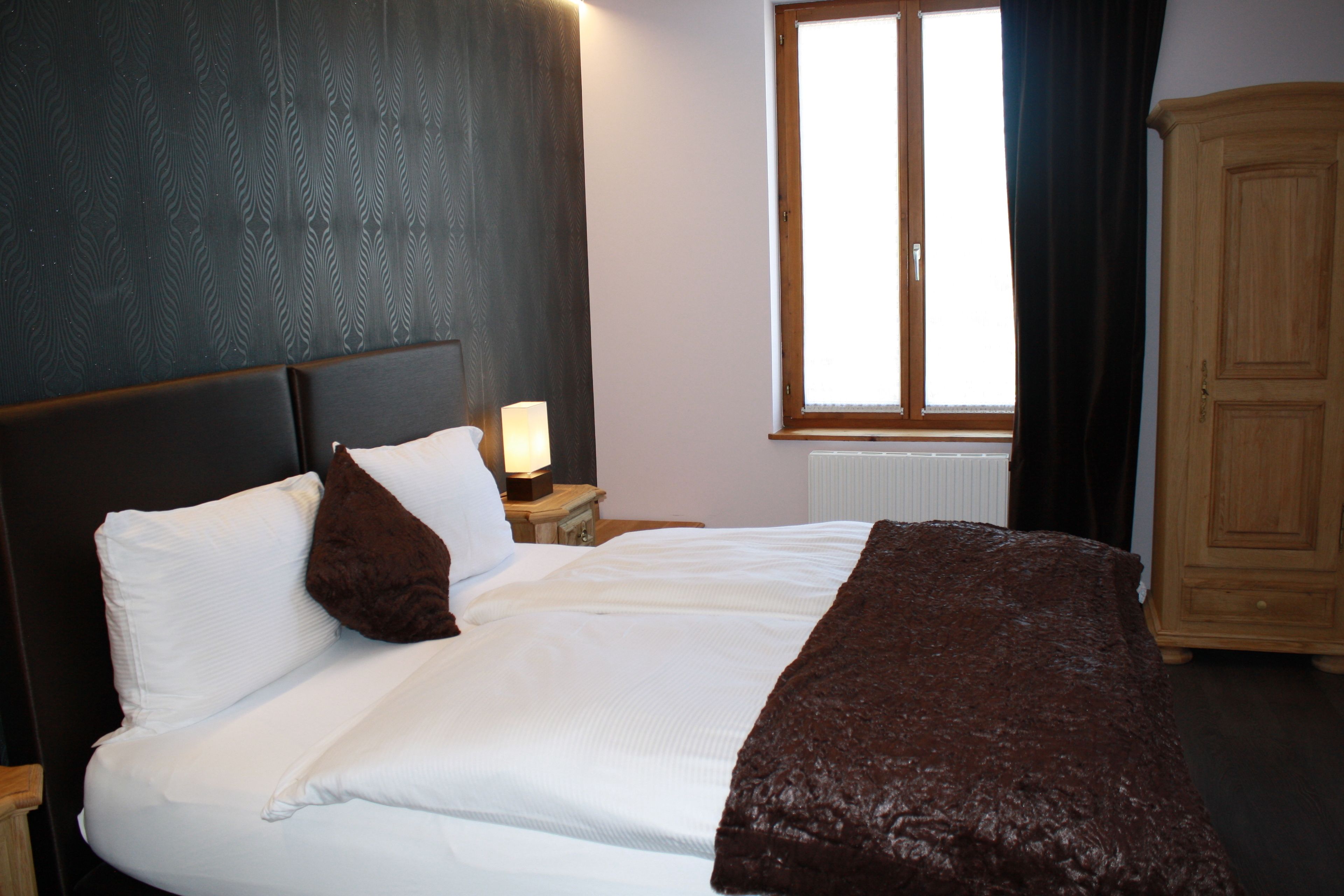 individually decorated, individually furnished, free cots/infant beds