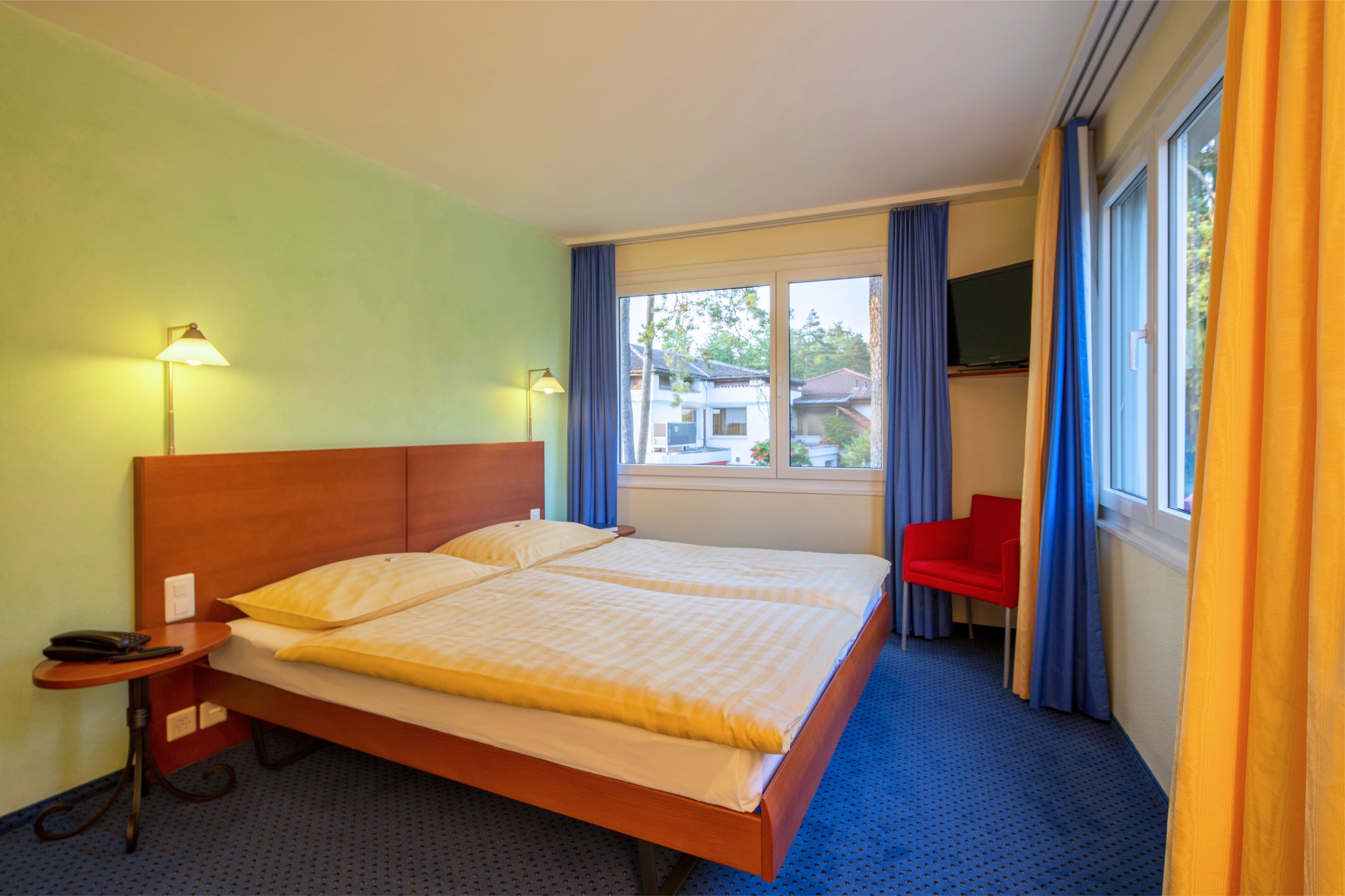 economy double room | 1 bedroom, premium bedding, in-room safe, desk