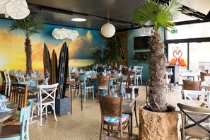 Lunch and dinner served - Hotel Florida (Studen)