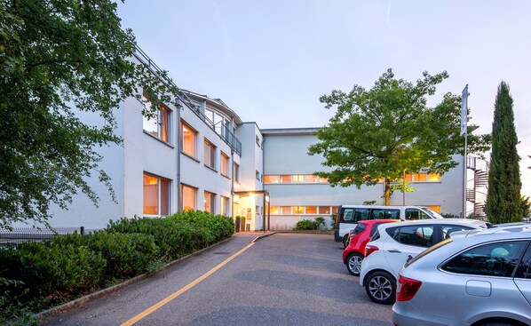 숙박 시설 입구