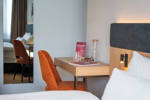 Classic Room, 1 King Bed | Minibar, desk, laptop workspace, blackout curtains