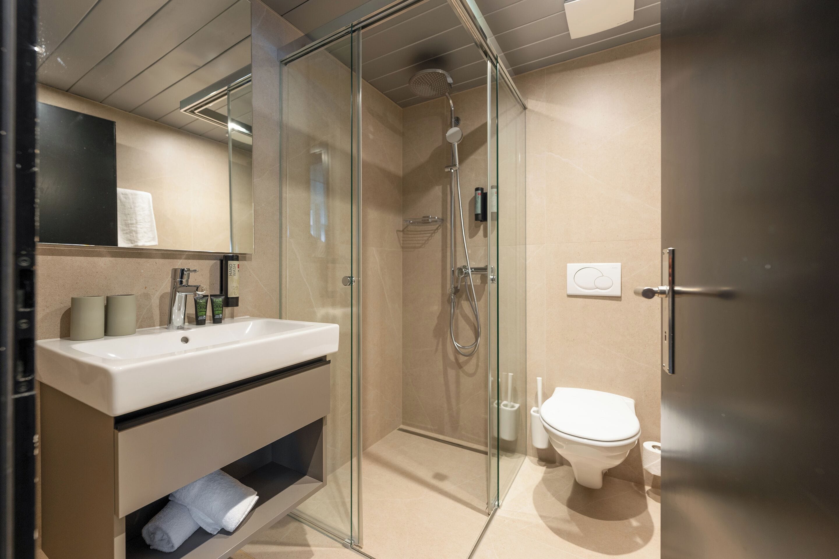 Suite | Bathroom