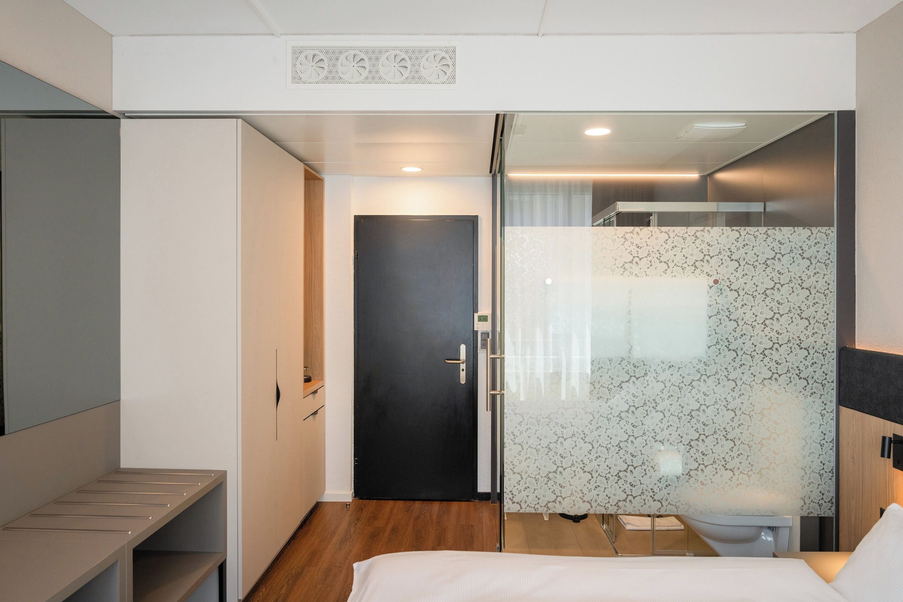 Classic Room, 1 King Bed