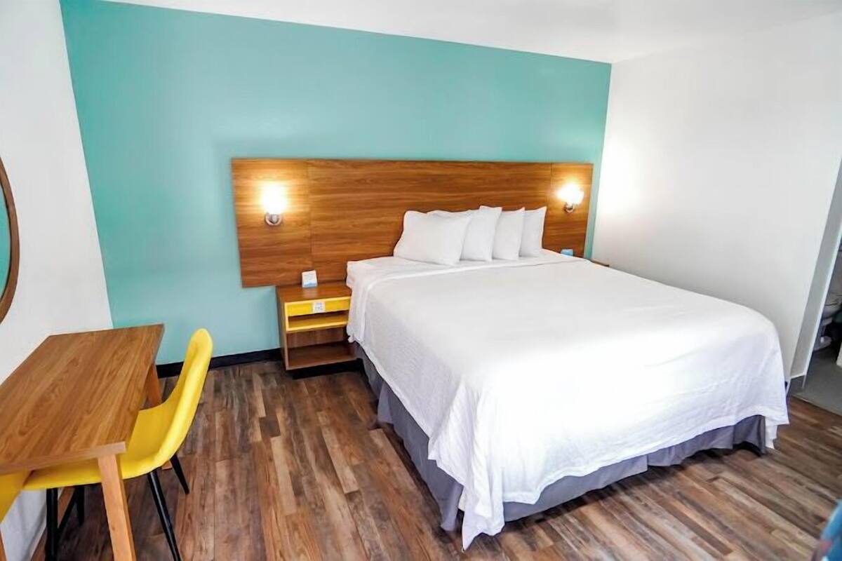 Deluxe Room | Desk, laptop workspace, soundproofing, WiFi (free)