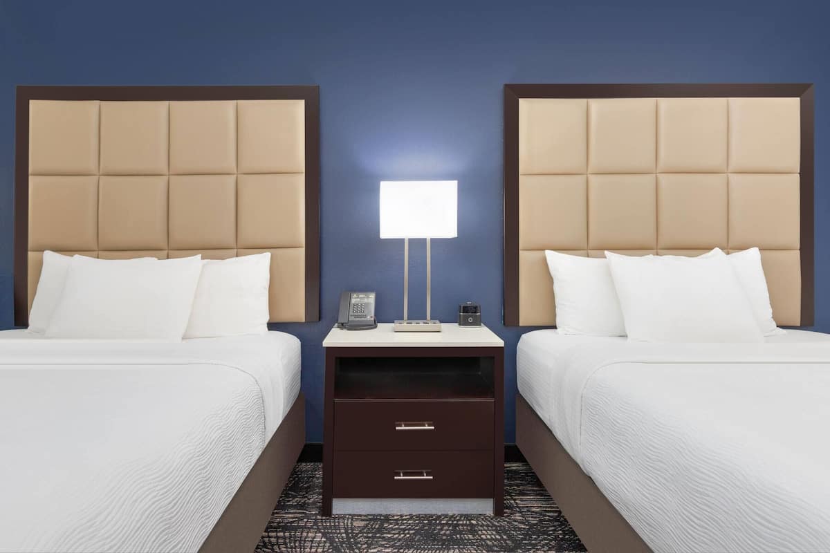 Sengetøy av topp kvalitet og senger med overmadrass