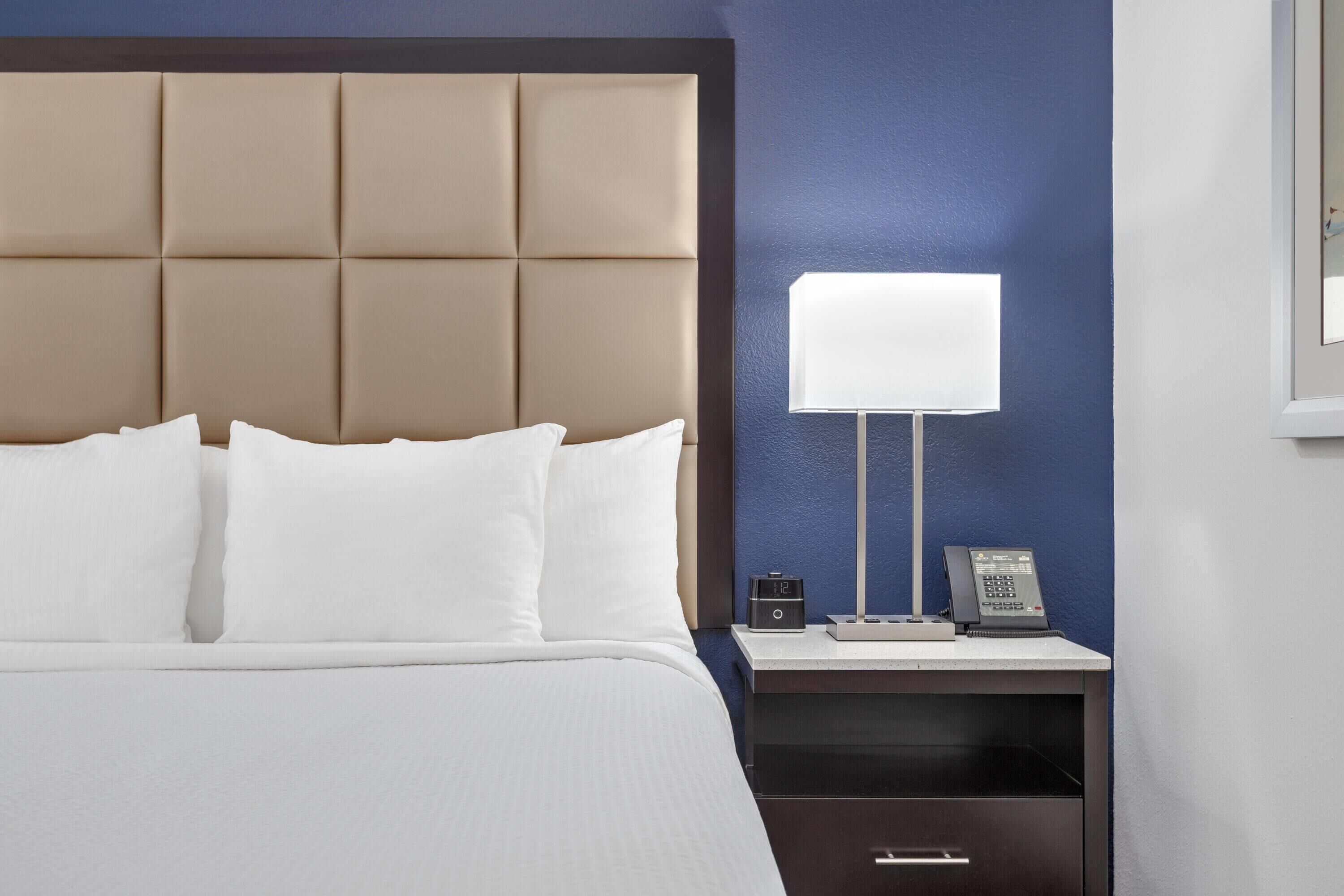 Sengetøy av topp kvalitet og senger med overmadrass