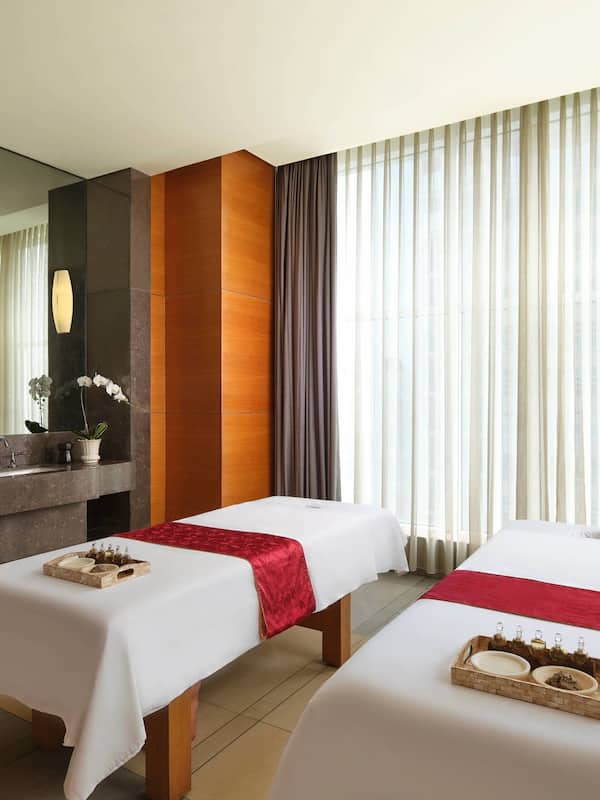 Sauna, steam room, body treatments, hydrotherapy, aromatherapy