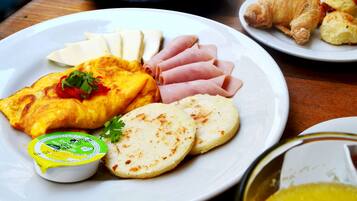 Free daily continental breakfast