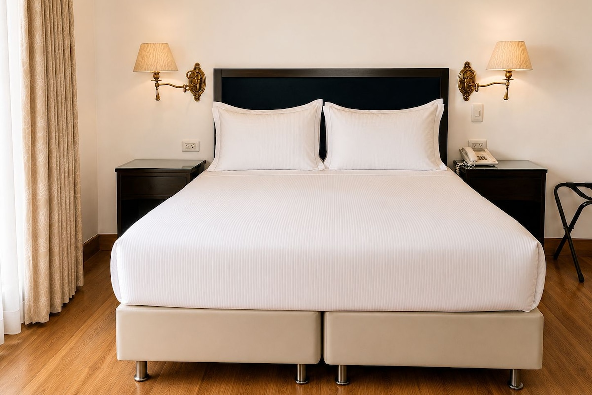 Superior Room, 1 Queen Bed | Minibar, in-room safe, desk, blackout curtains