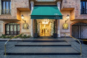 Fachada de la propiedad