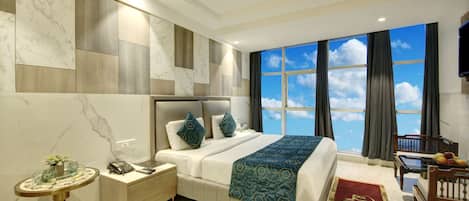 Executive Room, 1 Double Bed, Non Smoking | Cots/infant beds, rollaway beds, free WiFi