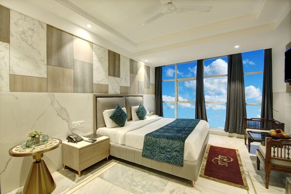 Executive Room, 1 Double Bed, Non Smoking | Cribs/infant beds, rollaway beds, free WiFi