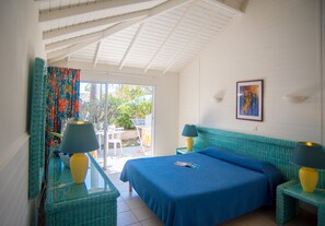 Dobbeltrom – standard, 1 dobbeltseng | Safe på rommet, skrivebord, strykejern/-brett og wi-fi (inkludert)