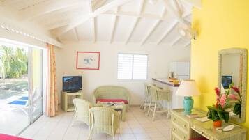 Villa familiar | Área de sala de estar | Televisión